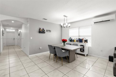 Villa ou maison à vendre à Miami, Floride: 4 chambres, 167.22 m2 № 1972022 - photo 12