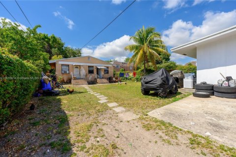 Immobilier commercial à vendre à Miami, Floride: 215.35 m2 № 1895607 - photo 22