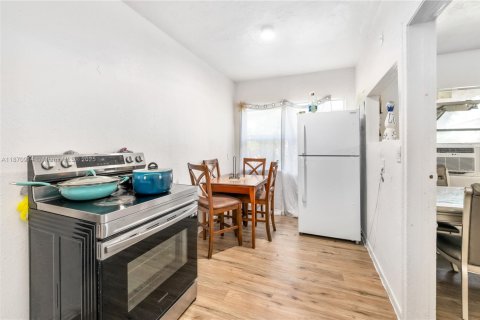 Immobilier commercial à vendre à Miami, Floride: 215.35 m2 № 1895607 - photo 21