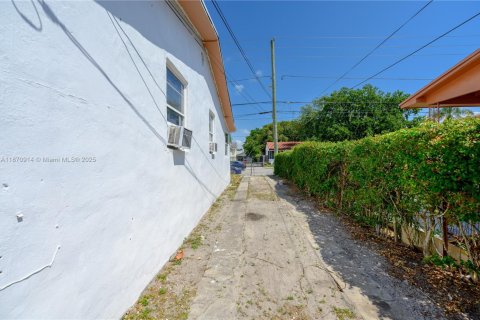 Immobilier commercial à vendre à Miami, Floride: 215.35 m2 № 1895607 - photo 19