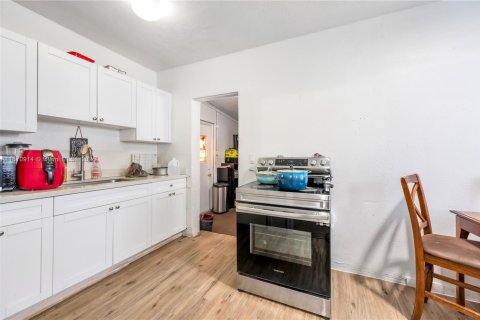 Immobilier commercial à vendre à Miami, Floride: 215.35 m2 № 1895607 - photo 9