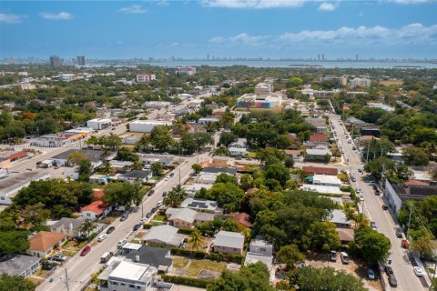 Immobilier commercial à vendre à Miami, Floride: 215.35 m2 № 1895607 - photo 3