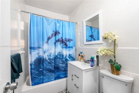 Immobilier commercial à vendre à Miami, Floride: 215.35 m2 № 1895607 - photo 18