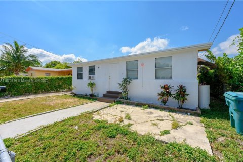 Immobilier commercial à vendre à Miami, Floride: 215.35 m2 № 1895607 - photo 4