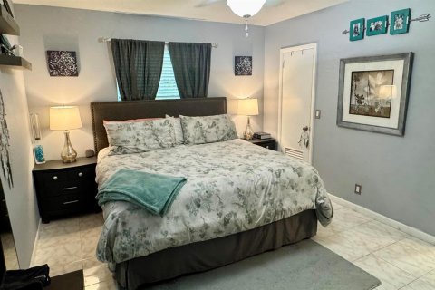 Villa ou maison à vendre à Hollywood, Floride: 3 chambres, 154.03 m2 № 2402028 - photo 6