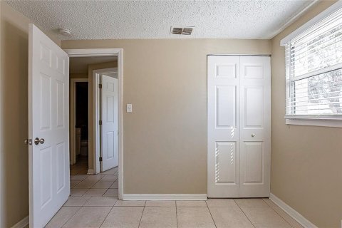 House in Tampa, Florida 4 bedrooms, 177.26 sq.m. № 1918202 - photo 30