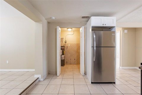 House in Tampa, Florida 4 bedrooms, 177.26 sq.m. № 1918202 - photo 12