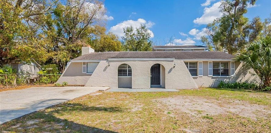 House in Tampa, Florida 4 bedrooms, 177.26 sq.m. № 1918202