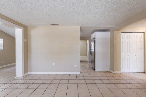 House in Tampa, Florida 4 bedrooms, 177.26 sq.m. № 1918202 - photo 6