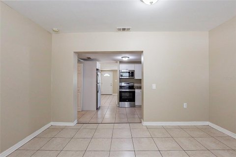 House in Tampa, Florida 4 bedrooms, 177.26 sq.m. № 1918202 - photo 15
