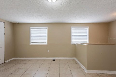 House in Tampa, Florida 4 bedrooms, 177.26 sq.m. № 1918202 - photo 26