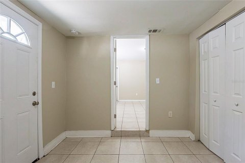 House in Tampa, Florida 4 bedrooms, 177.26 sq.m. № 1918202 - photo 17
