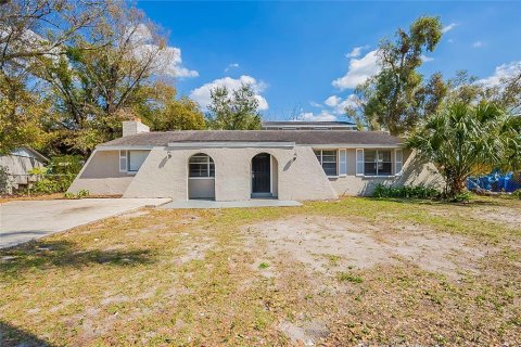 House in Tampa, Florida 4 bedrooms, 177.26 sq.m. № 1918202 - photo 2