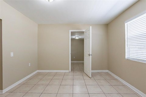 House in Tampa, Florida 4 bedrooms, 177.26 sq.m. № 1918202 - photo 14