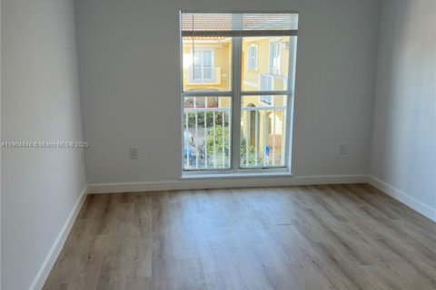 Снять в аренду квартиру в Катлер-Бей, Флорида 1 спальня, 60.39м2, № 1955439 - фото 5