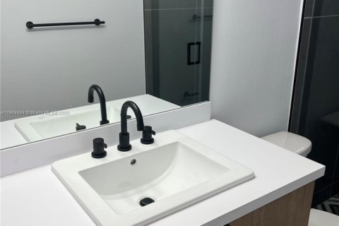 Снять в аренду квартиру в Катлер-Бей, Флорида 1 спальня, 60.39м2, № 1955439 - фото 8