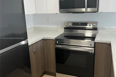 Снять в аренду квартиру в Катлер-Бей, Флорида 1 спальня, 60.39м2, № 1955439 - фото 2