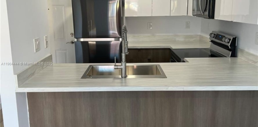 Квартира в Катлер-Бей, Флорида 1 спальня, 60.39м2 № 1955439