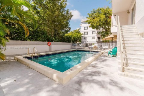 Condo in Miami, Florida, 1 bedroom  № 1868677 - photo 21