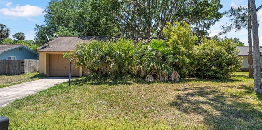 House in Palm Coast, Florida 3 bedrooms, 124.86 sq.m. № 1722603