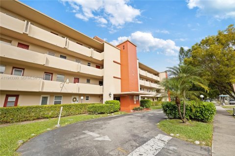 Купить кондоминиум в Майами, Флорида 2 спальни, 107.4м2, № 2055125 - фото 29