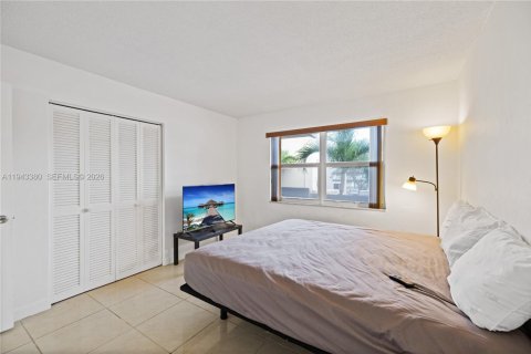 Купить кондоминиум в Майами, Флорида 2 спальни, 107.4м2, № 2055125 - фото 18