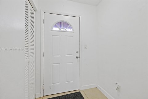 Купить кондоминиум в Майами, Флорида 2 спальни, 107.4м2, № 2055125 - фото 26