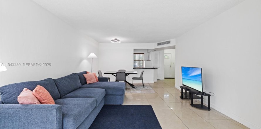 Кондоминиум с 2 спальнями в Майами, Флорида № 2055125