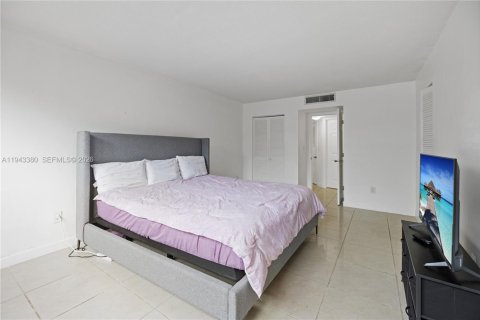 Купить кондоминиум в Майами, Флорида 2 спальни, 107.4м2, № 2055125 - фото 14