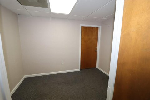 Immobilier commercial à louer à Port Charlotte, Floride: 181.35 m2 № 1673437 - photo 6