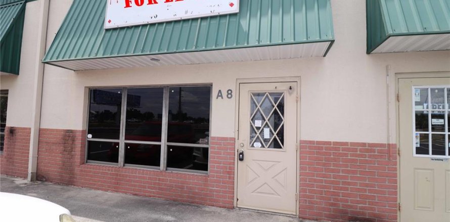 Immobilier commercial à Port Charlotte, Floride 181.35 m2 № 1673437