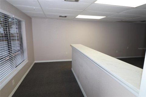 Immobilier commercial à louer à Port Charlotte, Floride: 181.35 m2 № 1673437 - photo 2