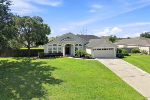 Villa ou maison à Clermont, Floride 4 chambres, 168.62 m2 № 2333911