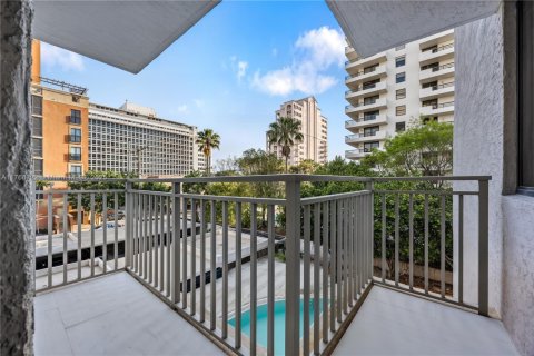 Condo in Coral Gables, Florida, 3 bedrooms  № 1588538 - photo 29