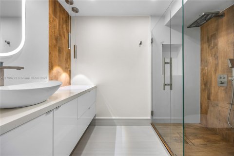 Condo in Coral Gables, Florida, 3 bedrooms  № 1588538 - photo 25