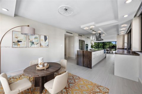 Condo in Coral Gables, Florida, 3 bedrooms  № 1588538 - photo 14