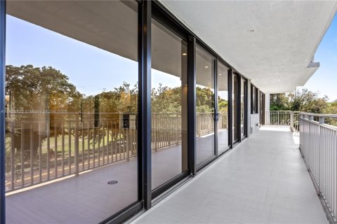 Condo in Coral Gables, Florida, 3 bedrooms  № 1588538 - photo 18