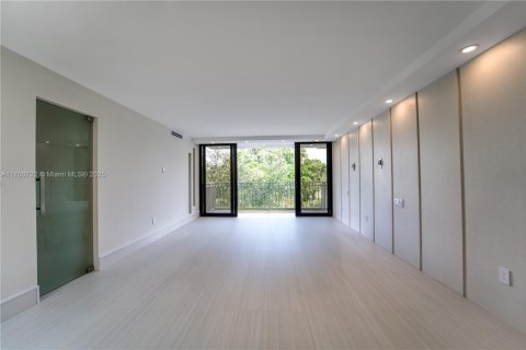Condo in Coral Gables, Florida, 3 bedrooms  № 1588538 - photo 30