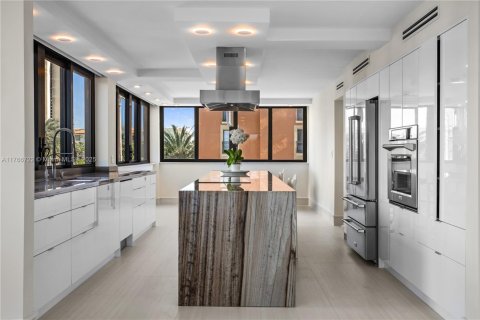 Condo in Coral Gables, Florida, 3 bedrooms  № 1588538 - photo 10