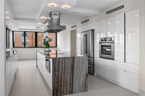 Condo in Coral Gables, Florida, 3 bedrooms  № 1588538 - photo 12