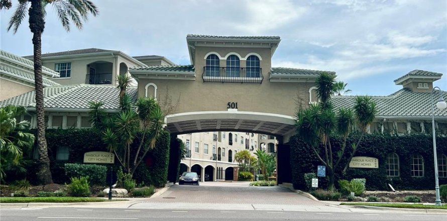 Condo in Tampa, Florida, 1 bedroom № 2157402