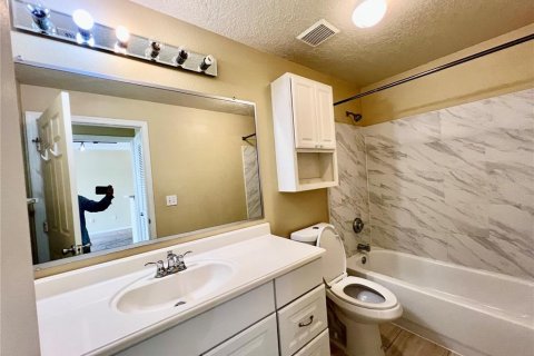 Condo in Tampa, Florida, 1 bedroom № 2157402 - photo 12