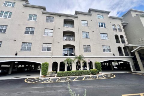 Condo in Tampa, Florida, 1 bedroom № 2157402 - photo 16