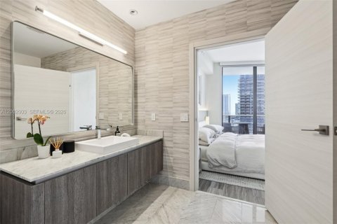 Condo in Miami, Florida, 2 bedrooms № 2260835 - photo 16