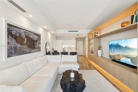 Condo in Miami, Florida, 2 bedrooms № 2260835 - photo 9