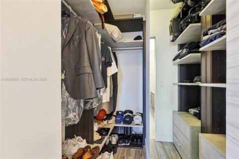 Condo in Miami, Florida, 2 bedrooms № 2260835 - photo 18