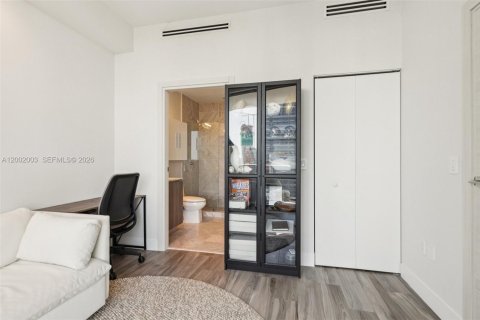 Condo in Miami, Florida, 2 bedrooms № 2260835 - photo 20