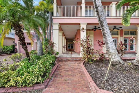Villa ou maison à vendre à Apollo Beach, Floride: 6 chambres, 412.3 m2 № 2431075 - photo 12