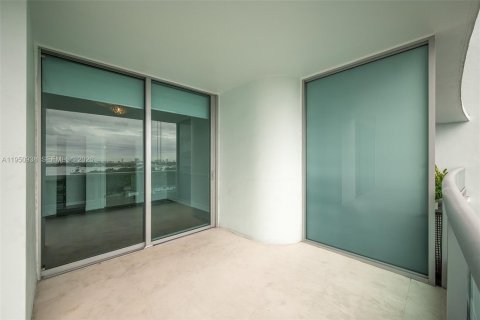 Condominio en alquiler en Miami, Florida, 2 dormitorios, 166.48 m2 № 2007300 - foto 22