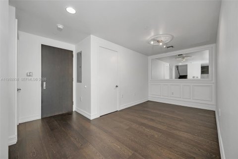 Condominio en alquiler en Miami, Florida, 2 dormitorios, 166.48 m2 № 2007300 - foto 8